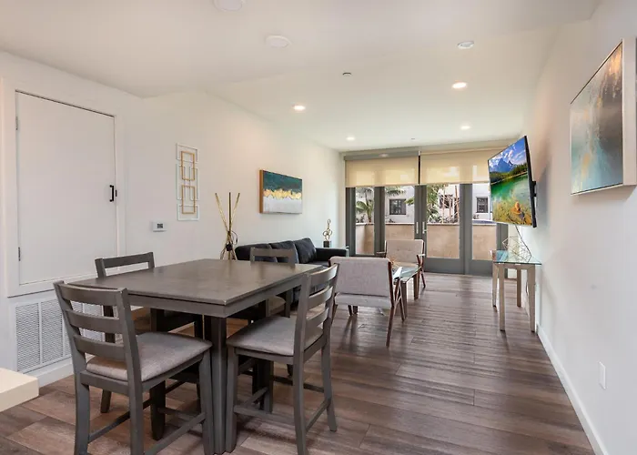 Beverly Hills Luxury 2Bd 2Ba Condo Gated Parking!